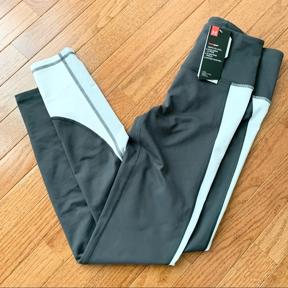 UA Heat Gear Hi-rise Fitted Workout Leggings - Picture 3 of 10
